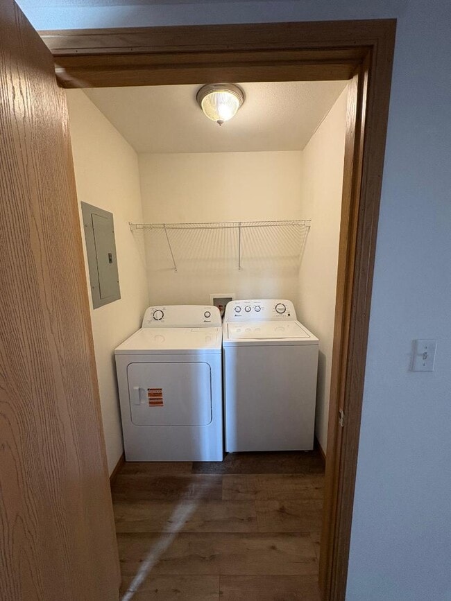 Building Photo - 100 Aldergate St