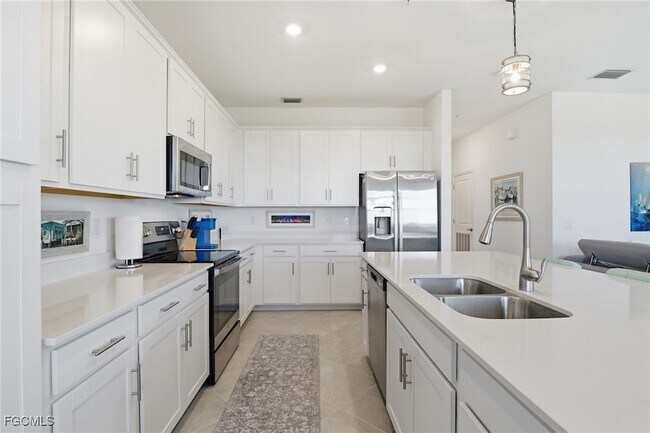 Building Photo - 14161 Heritage Landing Blvd