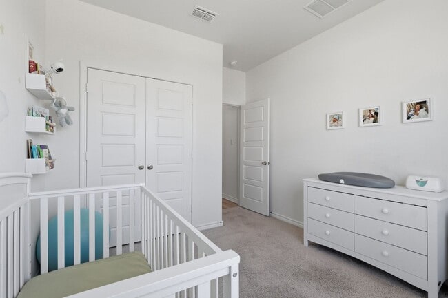 Building Photo - Charming 1-Story Near Lackland AFB & Sea World!