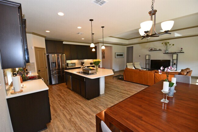 Building Photo - 8158 Luz de Luna St