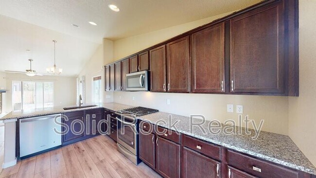 Building Photo - 2529 Hannah Ridge Dr
