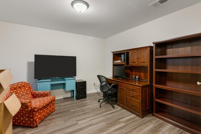 Building Photo - 305 Ollivander Ln