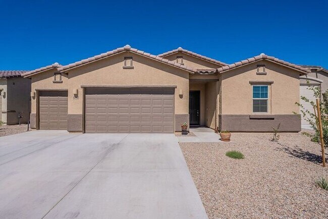 Building Photo - Bright & Spacious 4-Bed Home with 3-Car Ga...