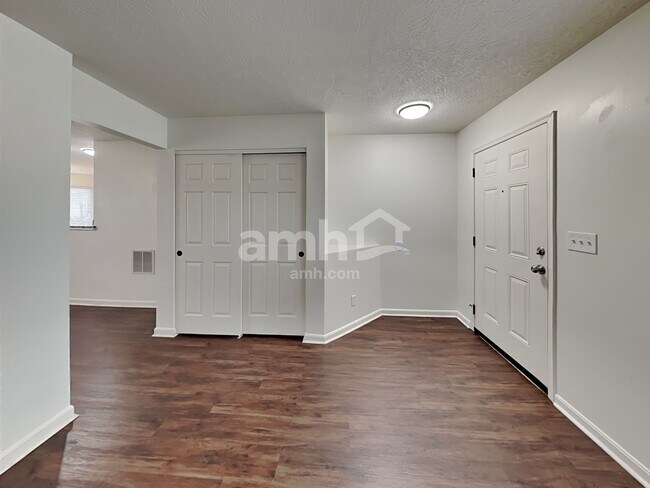 Building Photo - 1178 Edgewater Way