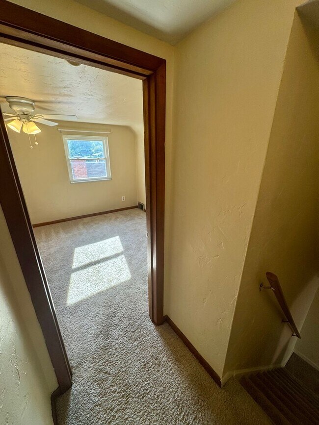 Building Photo - 1076 Thornwood Dr