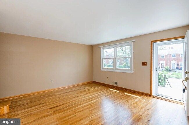 Building Photo - 8551 Harris Ave