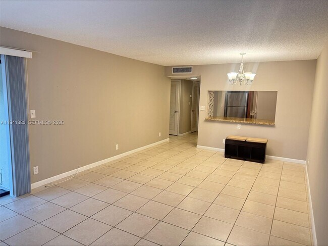 Building Photo - 2316 S Cypress Bend Dr