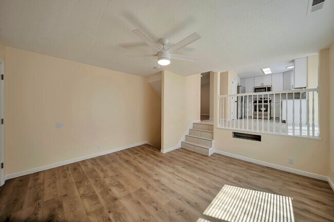 Building Photo - 2255 Red Robin Rd