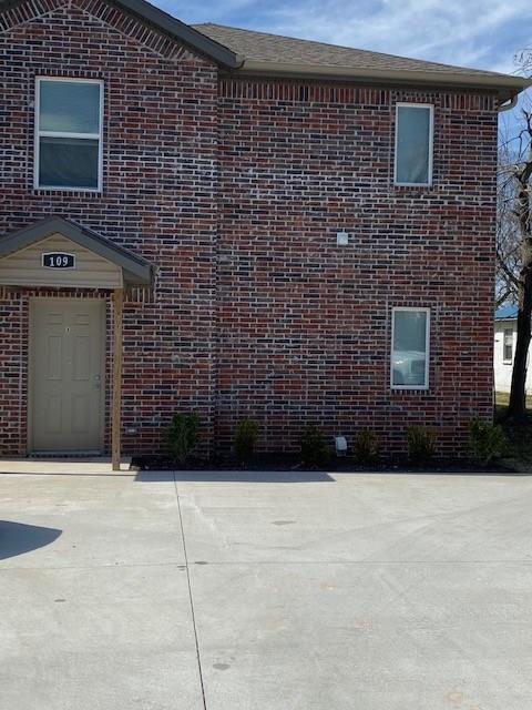 Primary Photo - 109 2nd Ave