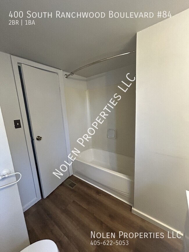 Building Photo - 400 S Ranchwood Blvd