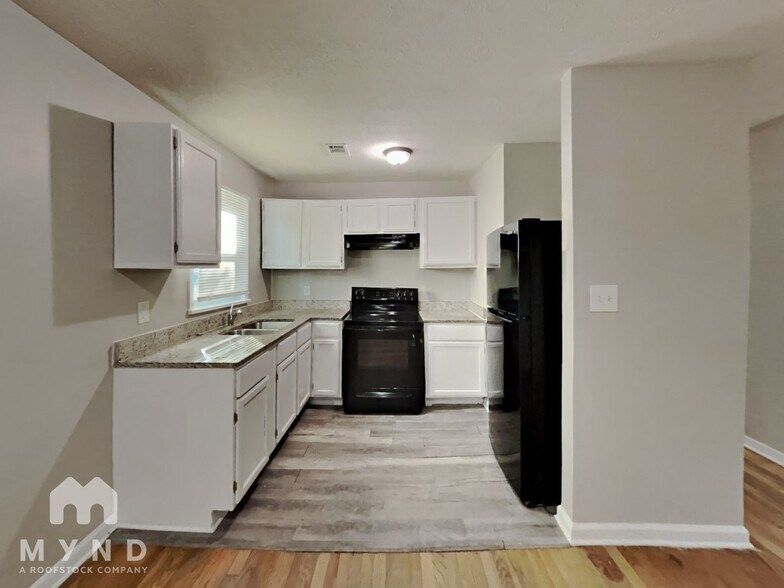 Building Photo - 829 Bonneville Terrace NW