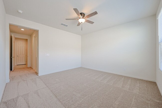 Building Photo - Beautiful 4 Bedroom Home in Aloravita Community