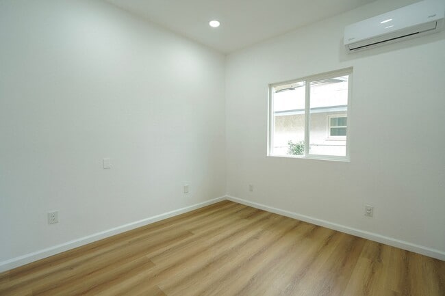 Building Photo - 3627 Harding St