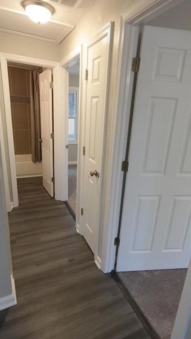 Building Photo - Beautifully Renovated Ranch-Style Home in ...