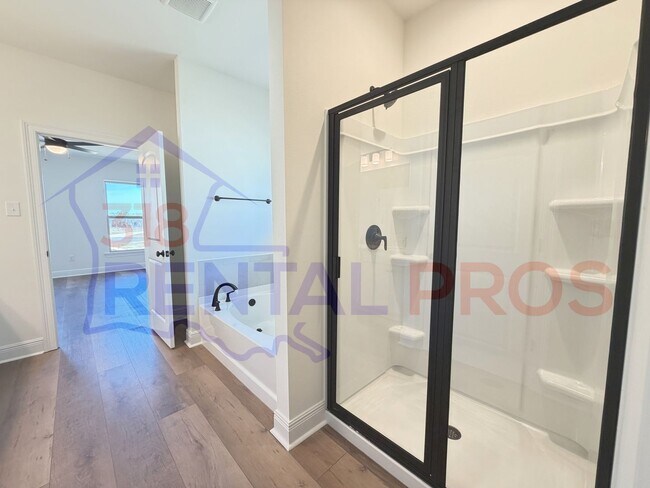 Building Photo - New Construction! 3 Bed 2 Bath in Country Club Estates!