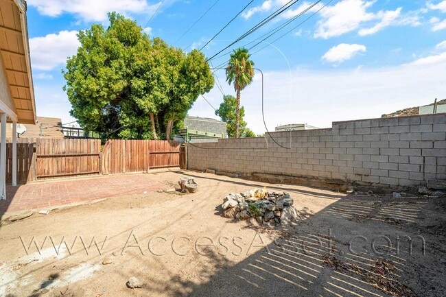 Building Photo - 33220 Schaper St
