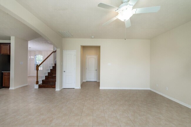 Building Photo - 6402 Addlestone Ridge Ln