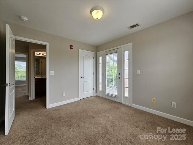 Building Photo - 8728 Arbor Creek Dr