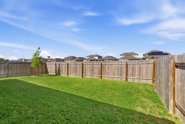 Building Photo - 17800 Fairbridge Ln