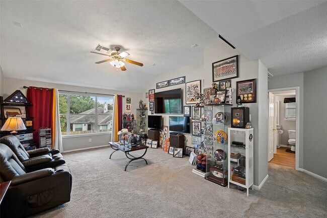 Building Photo - 20907 Wind Field Ln