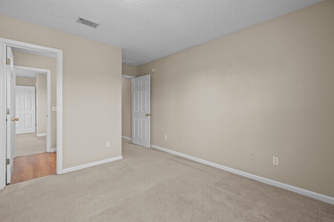 Building Photo - 310 Scrub Jay Dr