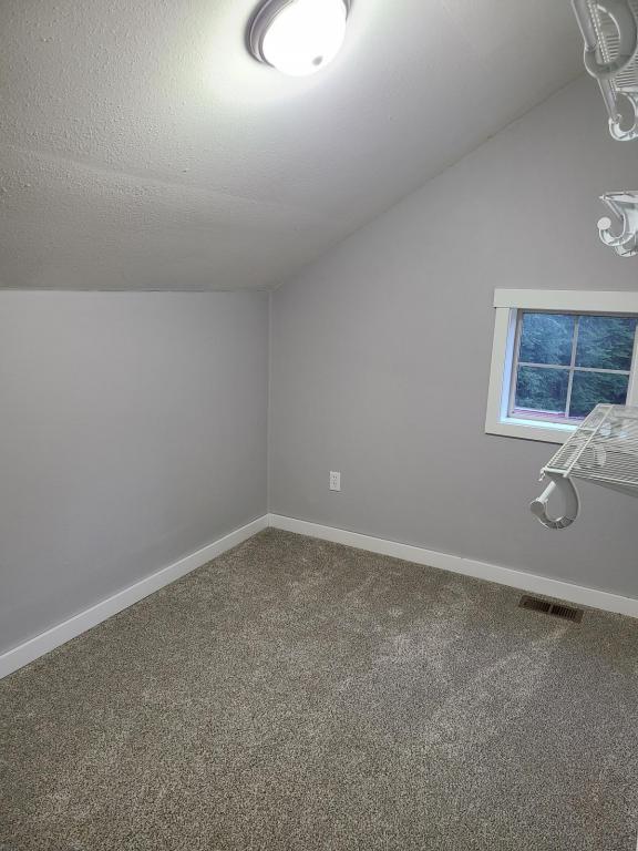 Building Photo - 389 Yasek Loop