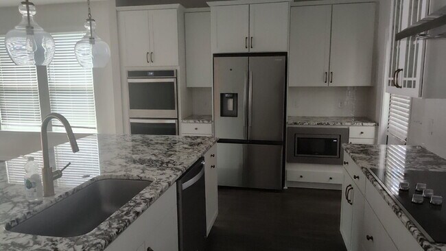 Building Photo - Gorgeous Home in Pooler