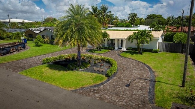 Building Photo - 2445 SE 7th St