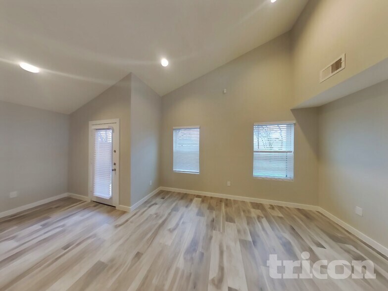 Building Photo - 1409 Wavelet Dr