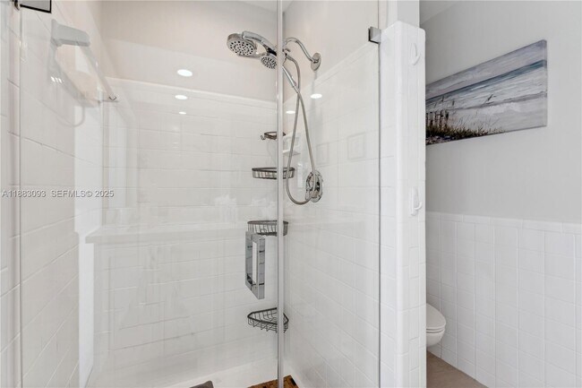 Building Photo - 1424 NE 53rd Ct