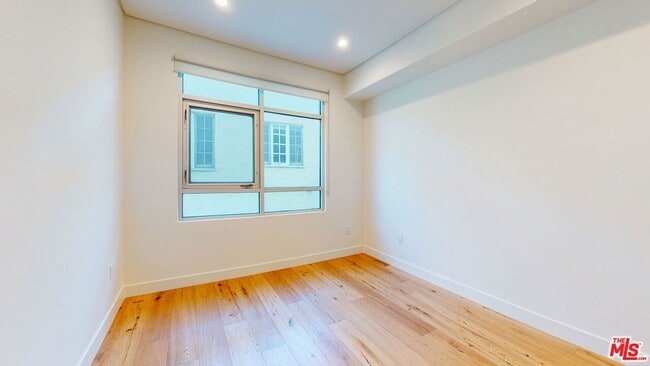 Building Photo - 938 Orange Grove Ave