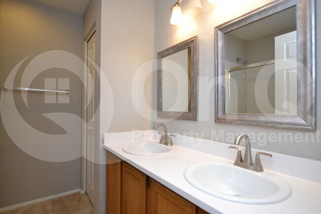 Building Photo - 4671 W Shannon St