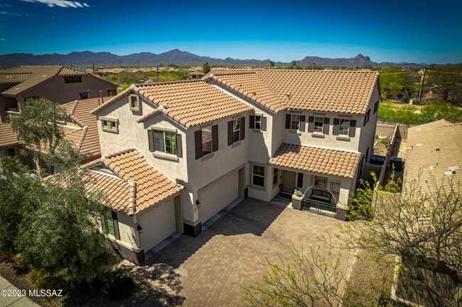 Building Photo - 8479 N Gaetano Loop