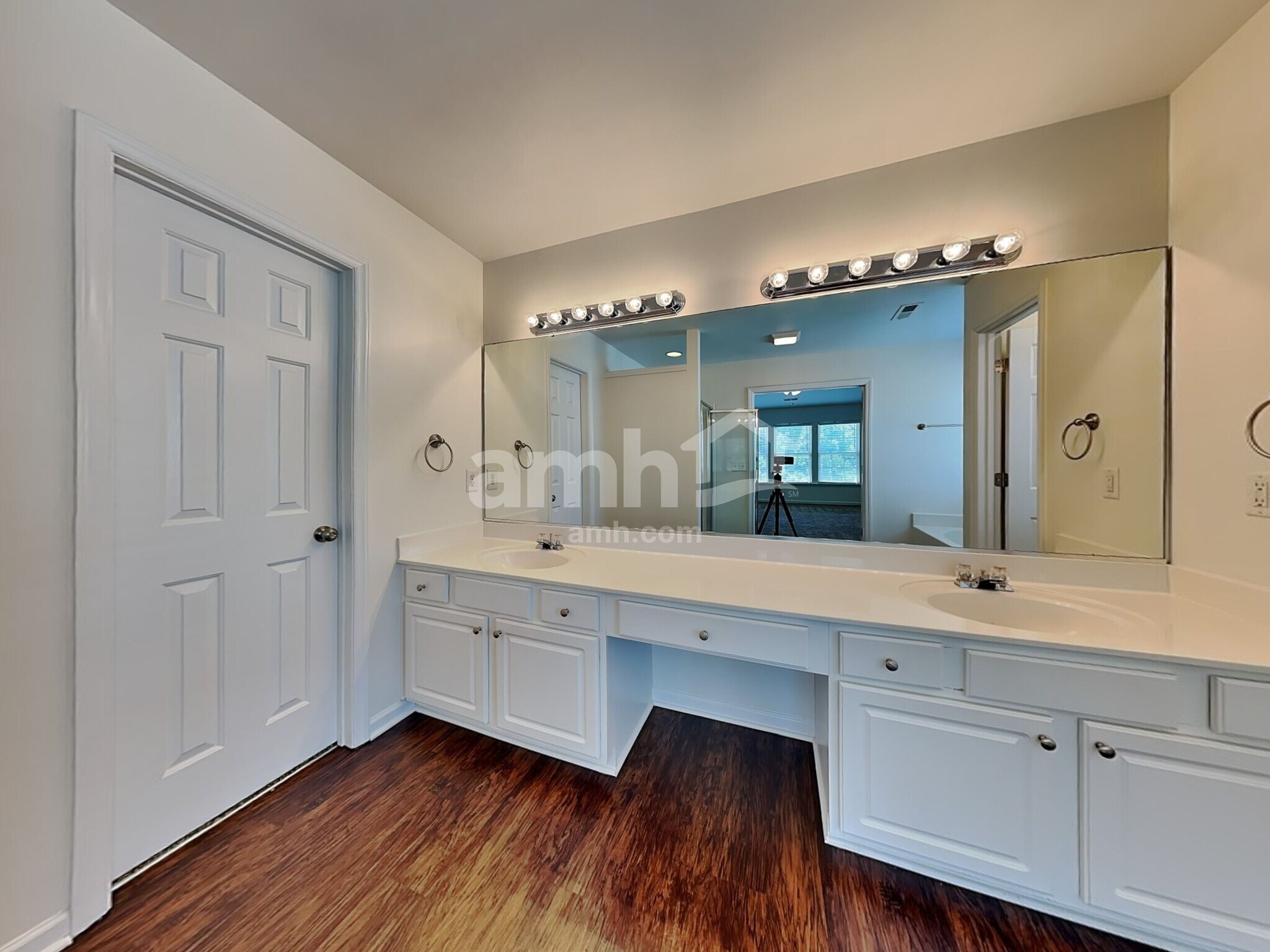 Building Photo - 1440 Cantwell Ct