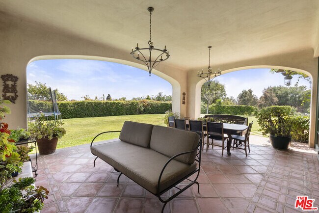 Building Photo - 361 Fordyce Rd