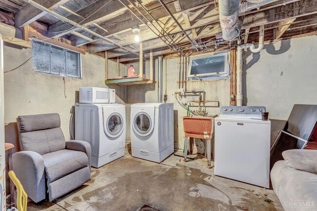 Building Photo - 224 Bank Ave