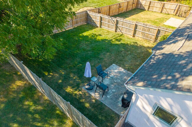 Fenced-in backyard - 67 Groton Dr