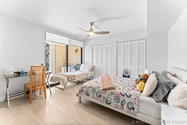 Building Photo - 2155 S Ocean Blvd
