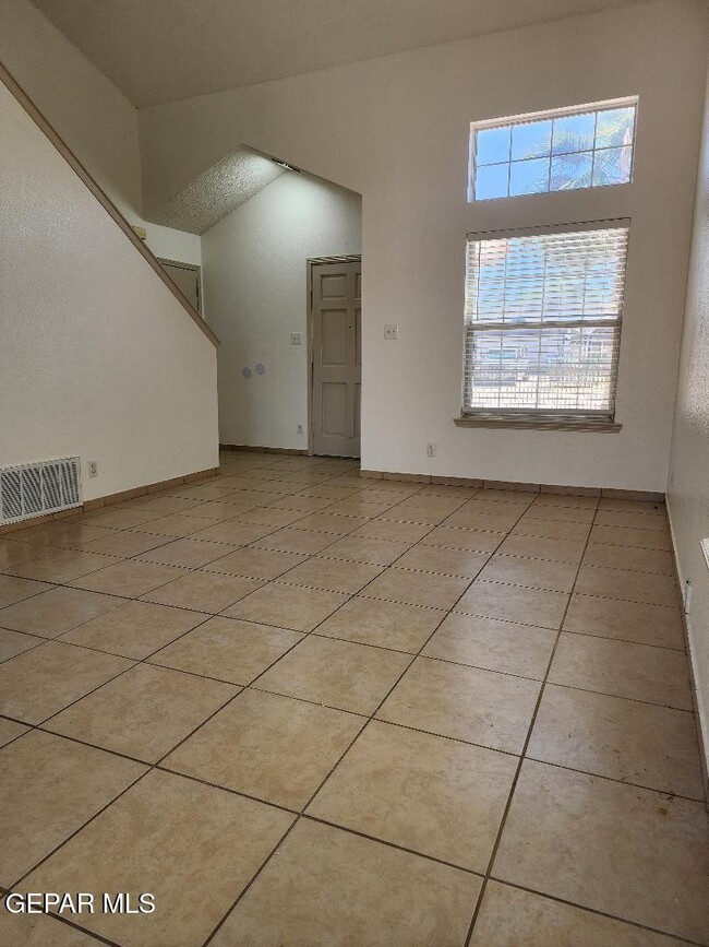 Building Photo - 10497 Valle del Mar Dr