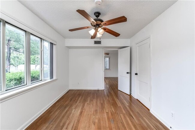 Building Photo - 1409 Enfield Rd