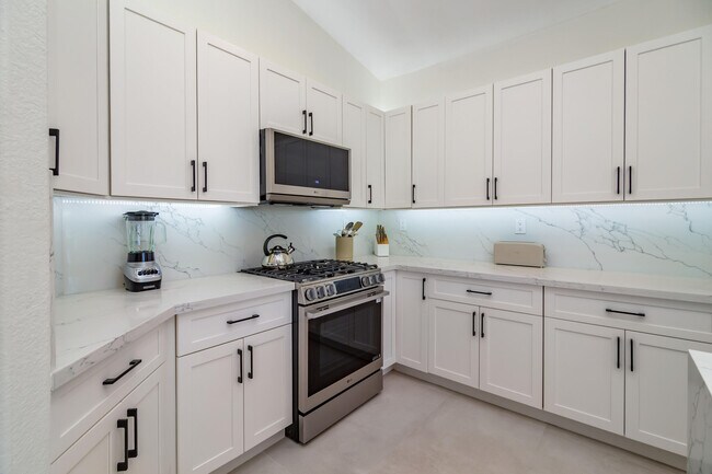 Building Photo - 67568 S Laguna Dr