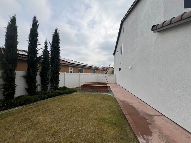 Building Photo - 14816 Huckleberry Dr