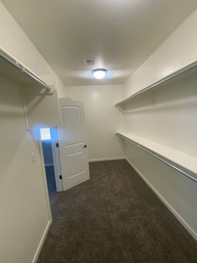 Building Photo - $1000 of first months rent—Newer 3 Bedroom...