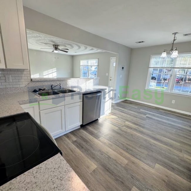 Building Photo - 1327 Hazel Ave