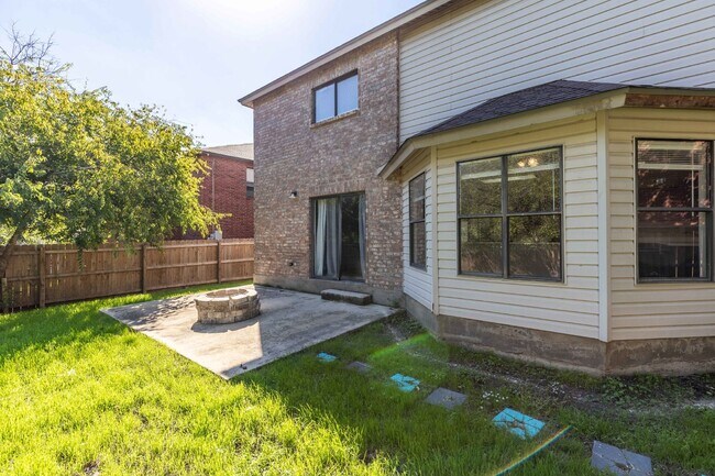 Building Photo - 8423 Parry Path