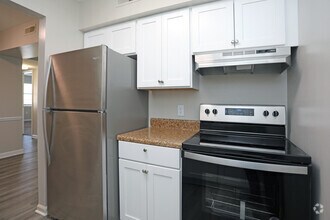 Building Photo - The Flats at Rutgers