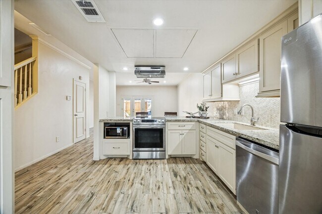 Building Photo - 14703 Barryknoll Ln