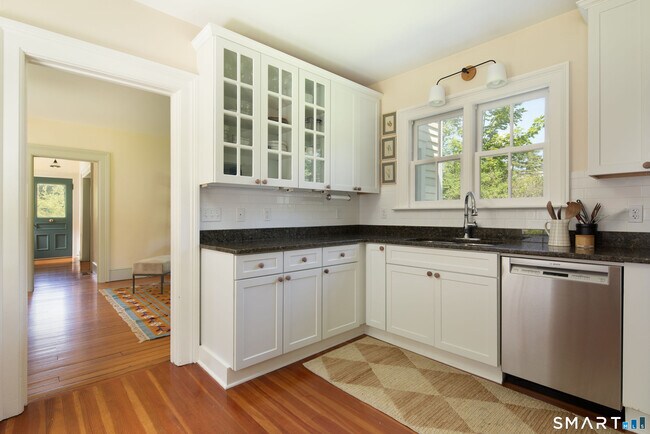 Building Photo - 20 Ethan Allen St