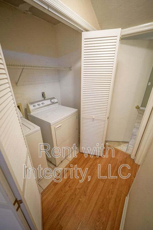 Building Photo - 2100 Continental Ave