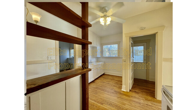 Building Photo - 1301 N Park Ave
